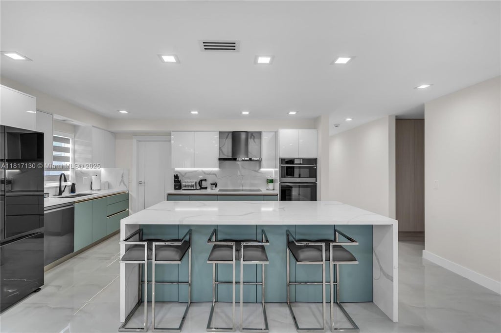 1045 Hollywood Blvd, Hollywood