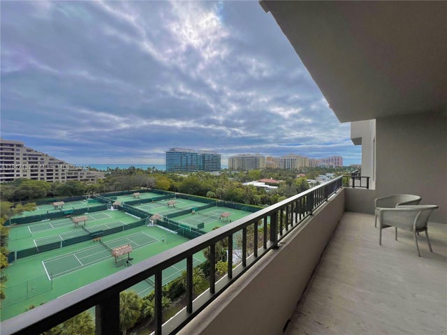 1 of 26 - 151 Crandon Blvd 702, Key Biscayne, FL