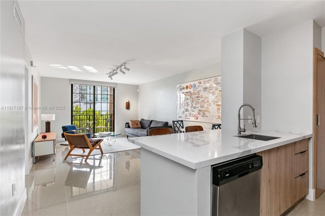 4 of 26 - 1900 Van Buren St 407b, Hollywood, FL