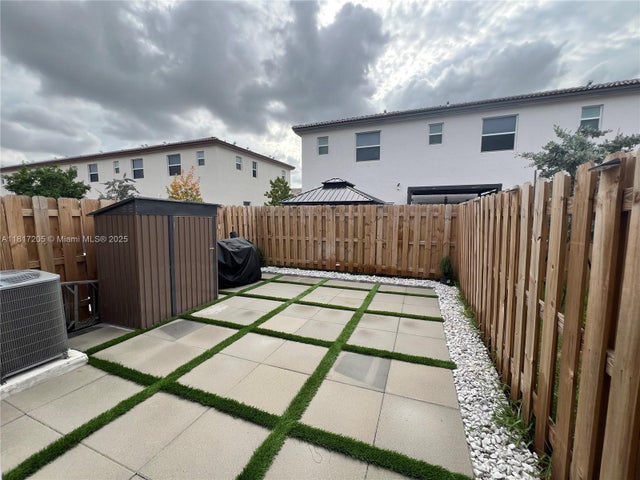 4 of 20 - 12142 Nw 24th Ct, North Miami, FL