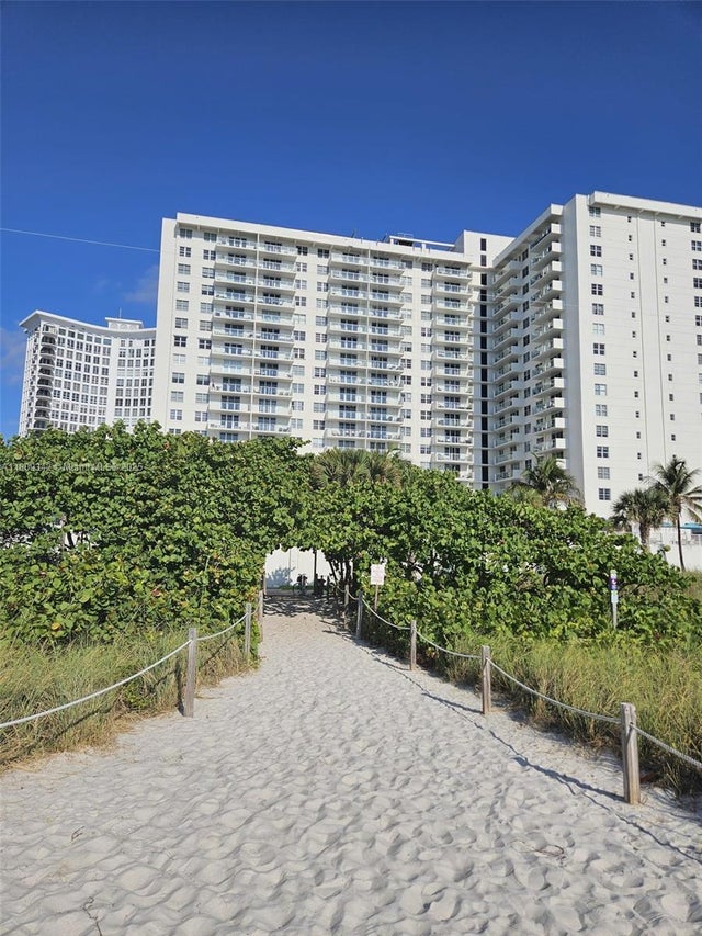 3 of 21 - 5701 E Collins Ave Ph10, Miami Beach, FL
