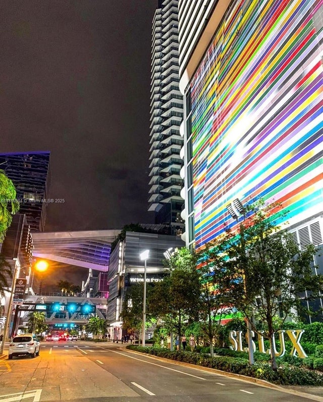 5 of 33 - 801 S Miami Ave 509, Miami, FL