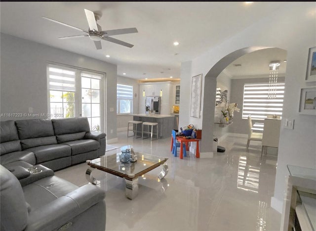 4 of 55 - 14121 Sw 152nd Ter, Miami, FL