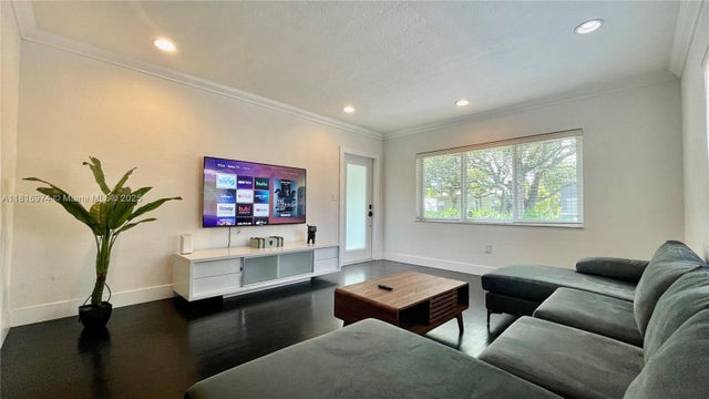 2 of 25 - 1955 Washington St, Hollywood, FL