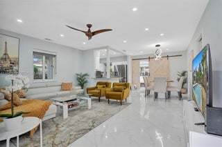 Photo of Listing #A11817280