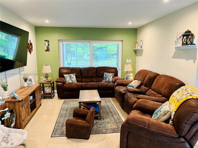 5 of 22 - 8106 Nw 21st Ct, Sunrise, FL