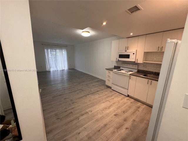 3 of 34 - 677 Sw 9th Ave 303, Miami, FL