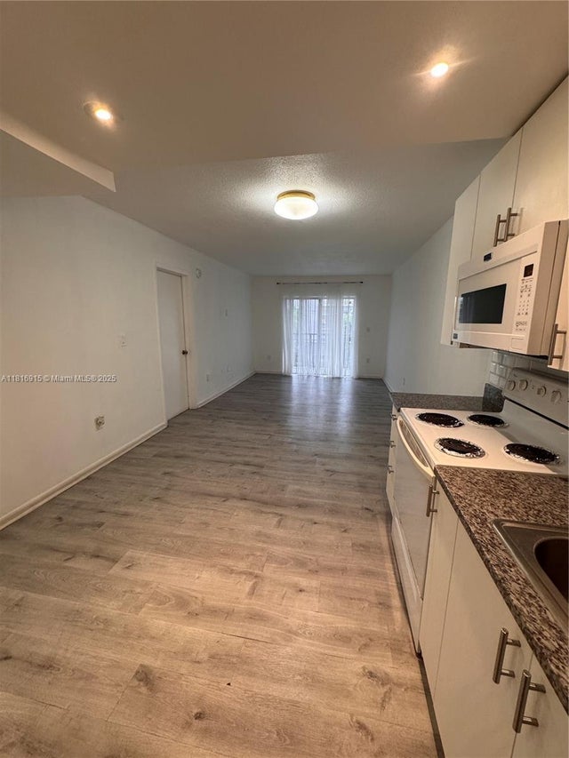4 of 34 - 677 Sw 9th Ave 303, Miami, FL