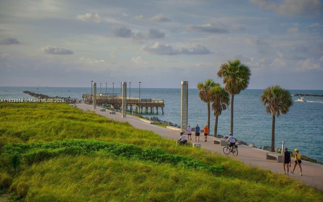 1 of 13 - 335 Ocean Dr 215, Miami Beach, FL