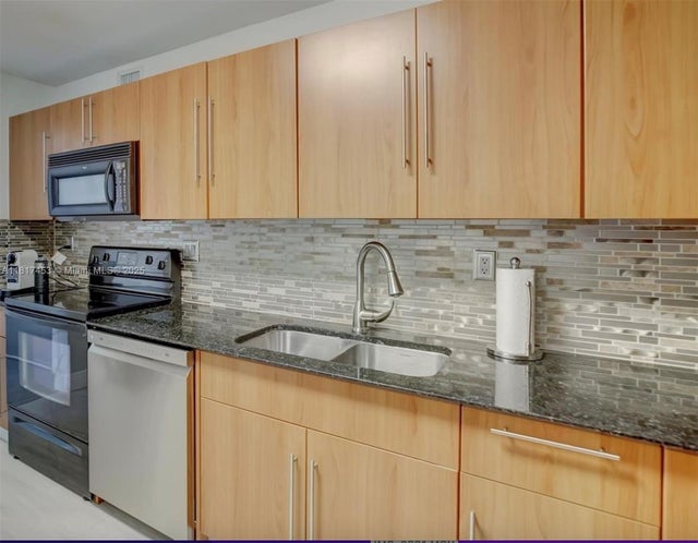 4 of 11 - 3001 S Ocean Dr 1007, Hollywood, FL