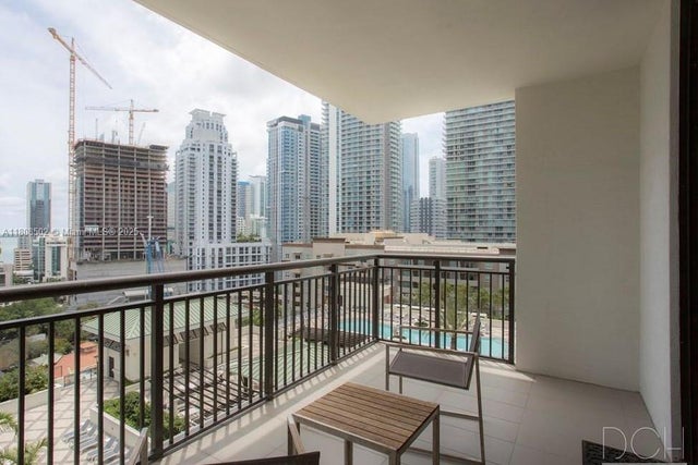 1 of 16 - 999 Sw 1st Ave 1617, Miami, FL
