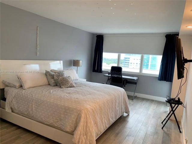 3 of 12 - 6039 Collins Ave 1131, Miami Beach, FL