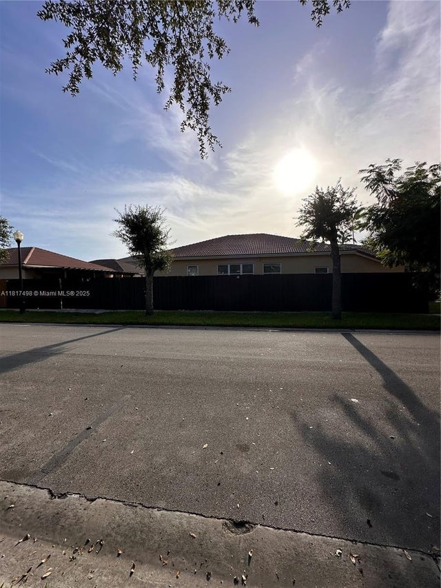 4 of 41 - 2046 Ne 4th Ct, Homestead, FL