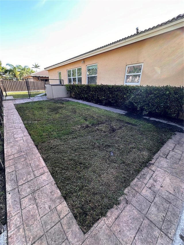 5 of 41 - 2046 Ne 4th Ct, Homestead, FL