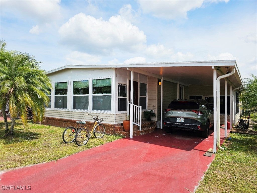 94 Poinsettia Dr, Fort Myers