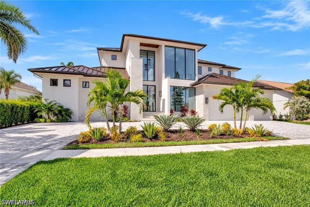 268 N Barfield Dr, Marco Island