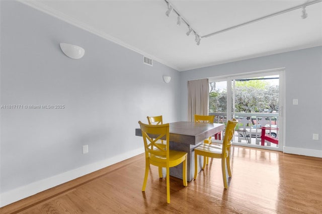 4 of 27 - 1100 11th St 208, Miami Beach, FL