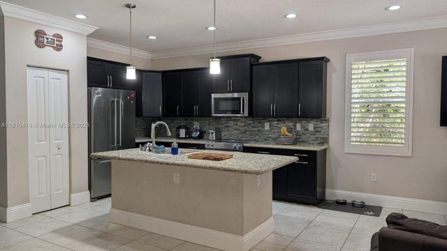 3 of 31 - 2230 Nw 17th Ave, Homestead, FL