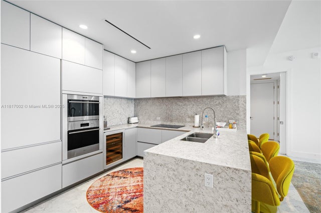 5 of 77 - 5775 Collins Ave 1602, Miami Beach, FL