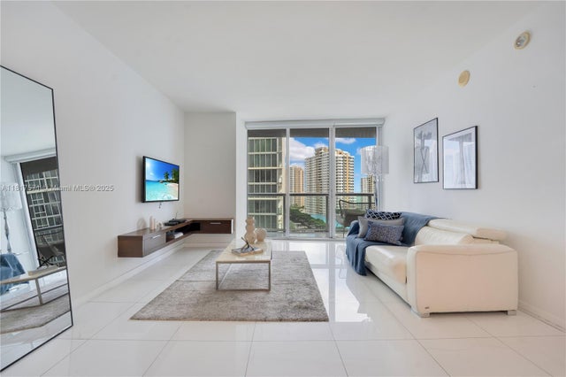1 of 32 - 485 Brickell Ave 1801, Miami, FL