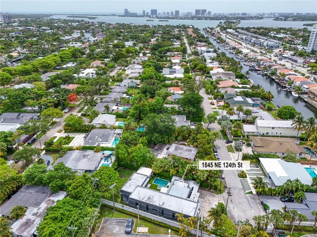 3 of 30 - 1845 Ne 124th St, North Miami, FL