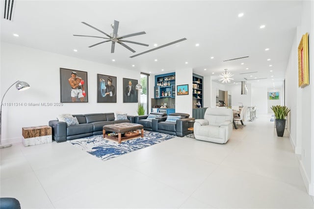 5 of 30 - 1845 Ne 124th St, North Miami, FL