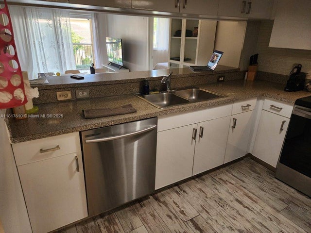 4 of 14 - 460 S Park Rd 6-209, Hollywood, FL