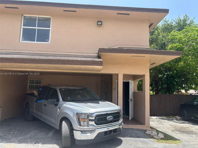 2 of 9 - 451 Ne 136th St I-101, North Miami, FL