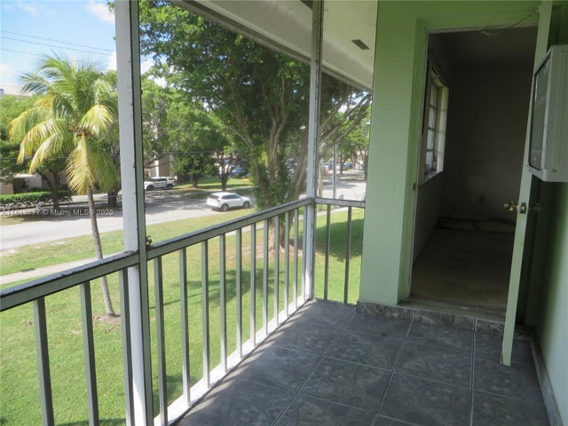 4 of 20 - 1400 Ne 191st St 308, Miami, FL