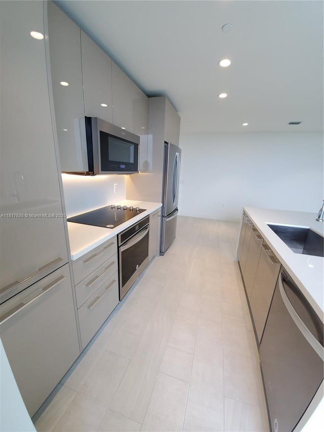 5 of 28 - 2000 Metropica Way 1401, Sunrise, FL