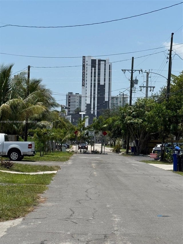 2 of 9 - 1134 Ne 5th Ter, Fort Lauderdale, FL