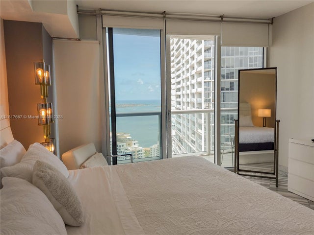 5 of 13 - 485 Brickell Ave 4711, Miami, FL
