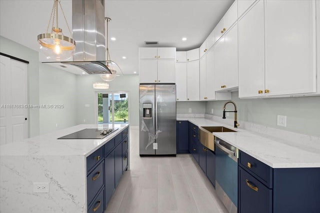 1 of 48 - 930 34th St, West Palm Beach, FL