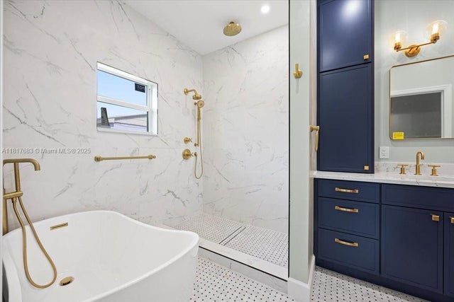 2 of 48 - 930 34th St, West Palm Beach, FL