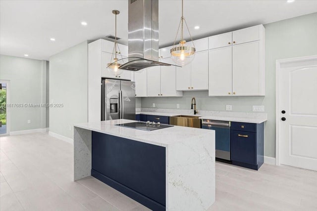 4 of 48 - 930 34th St, West Palm Beach, FL