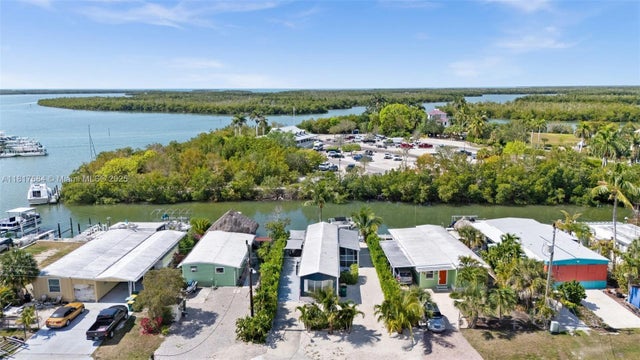 5 of 39 - 648 E Palm Dr, Marco Island, FL