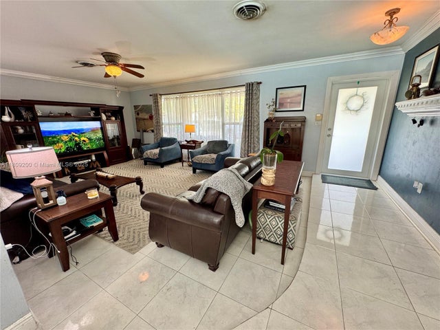 4 of 27 - 8230 Sw 150th Dr, Palmetto Bay, FL
