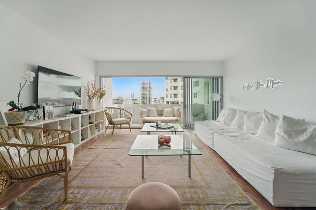 2 of 18 - 3 Island Ave 12j, Miami Beach, FL