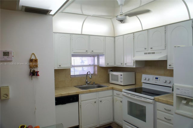 4 of 18 - 9820 S Hollybrook Lake Dr 106, Pembroke Pines, FL