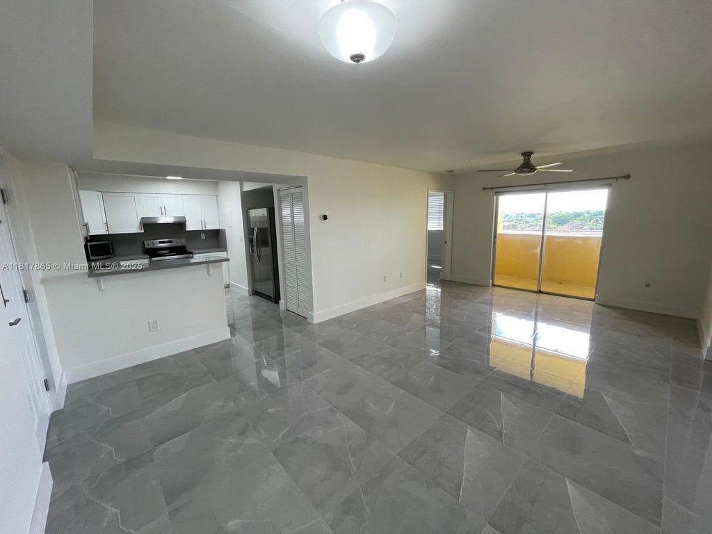 14921 Sw 82nd Ln 19-508, Miami