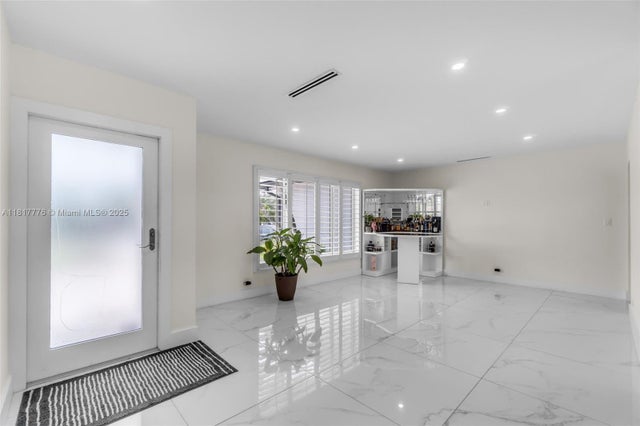 4 of 50 - 10223 Sw 17th St, Miami, FL