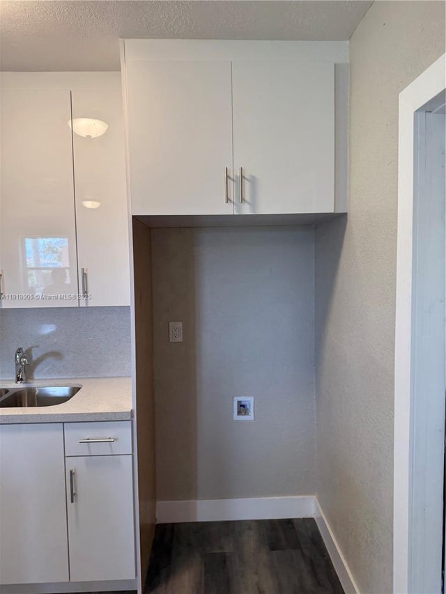 5 of 17 - 14940 Monroe St, Miami, FL
