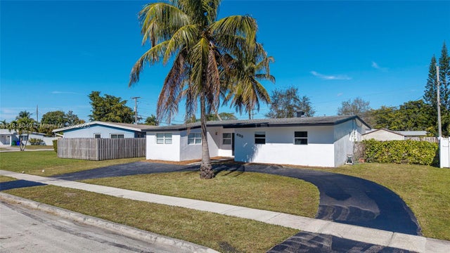 2 of 40 - 6113 Nw 18th St, Margate, FL