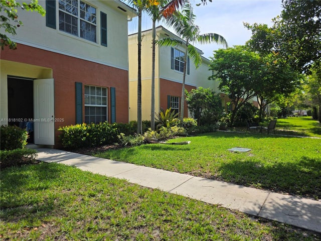 4 of 37 - 146 Sw 7th Ct, Pompano Beach, FL