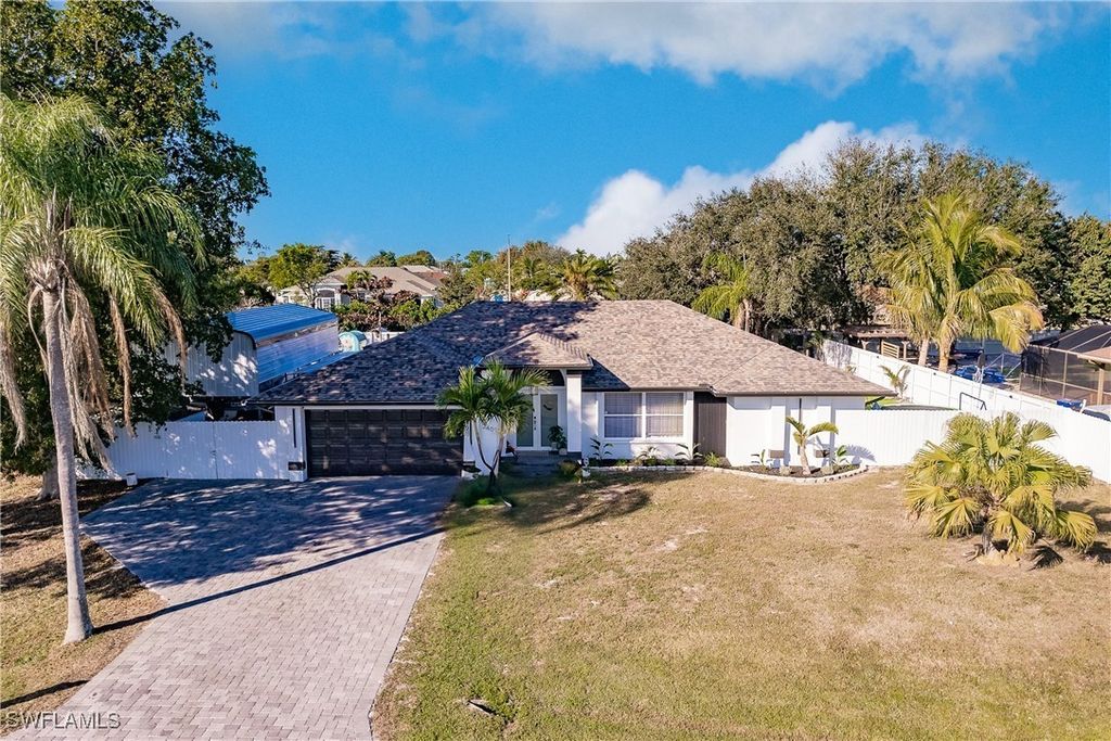 240 Laurent Ct, LEHIGH ACRES
