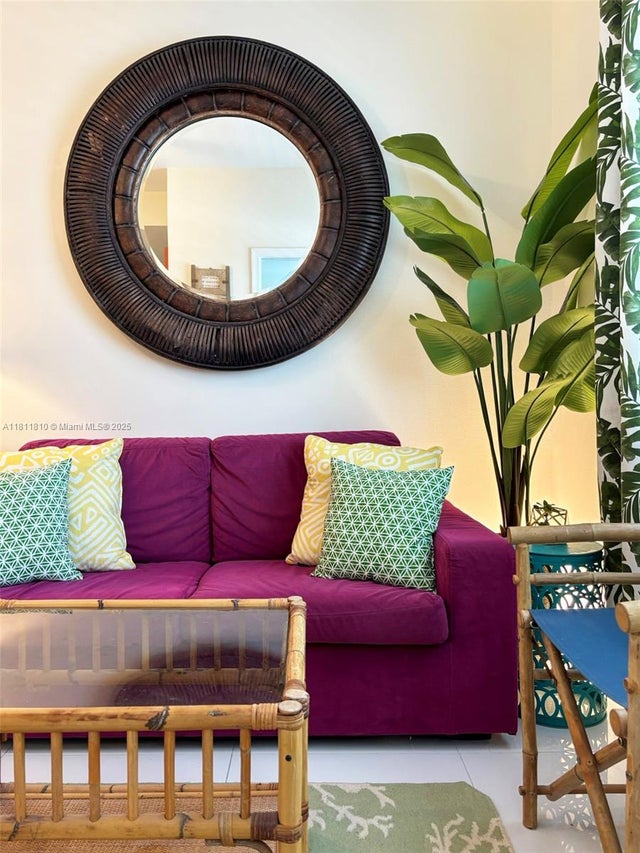 1 of 21 - 335 Ocean Dr 114, Miami Beach, FL