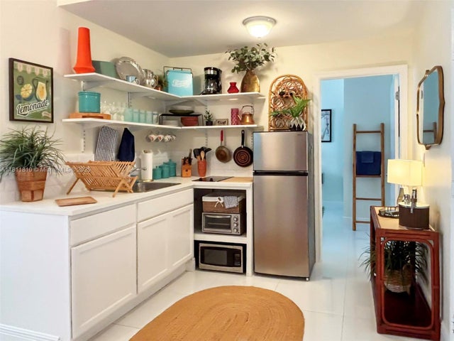 3 of 21 - 335 Ocean Dr 114, Miami Beach, FL