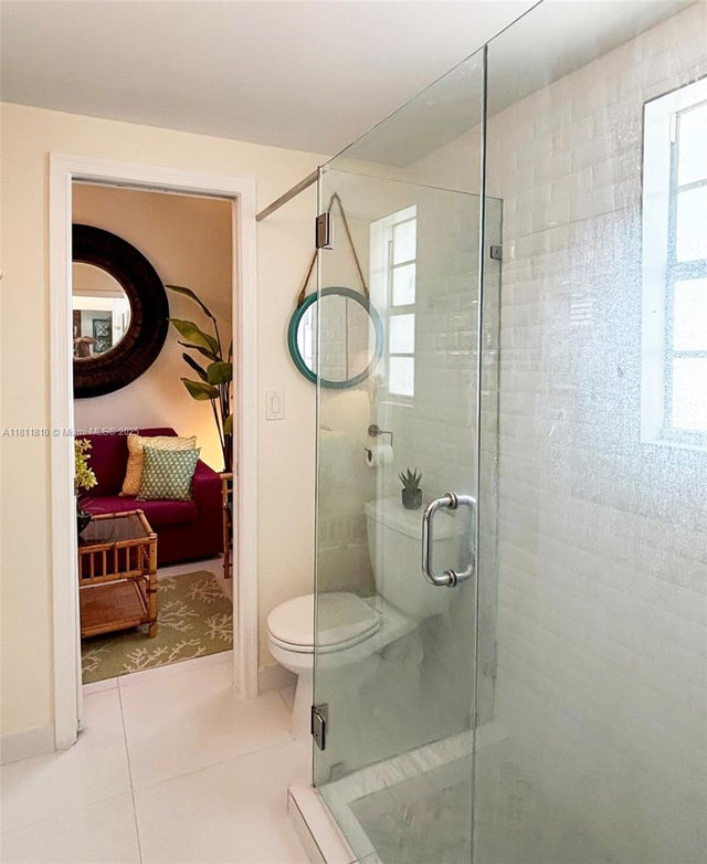 5 of 21 - 335 Ocean Dr 114, Miami Beach, FL