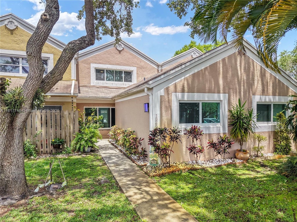 1325 Nw 123rd Ter, Pembroke Pines
