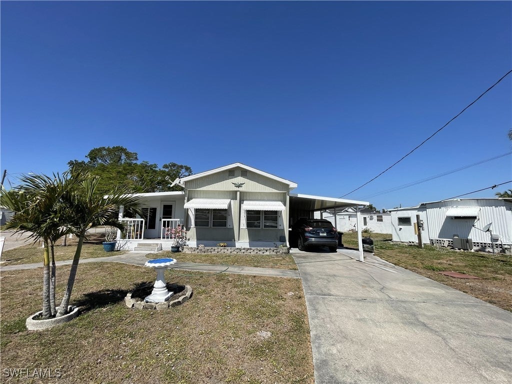 123 Flame Ln, North Fort Myers